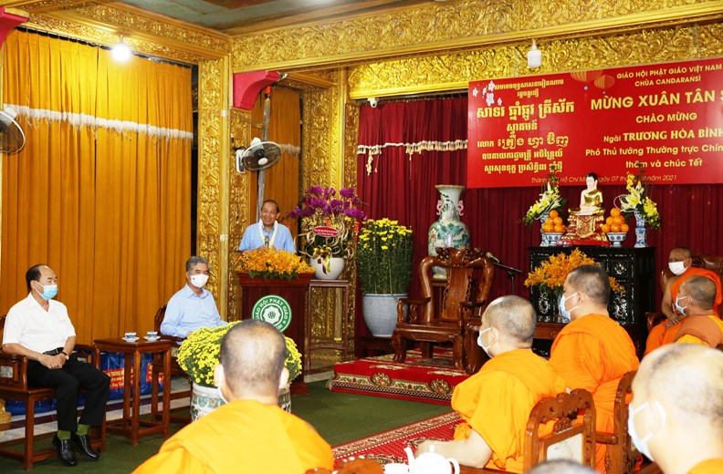 Phó Thủ tướng Trương Hòa Bình chúc Tết chư tăng, phật tử Khmer - ảnh 1